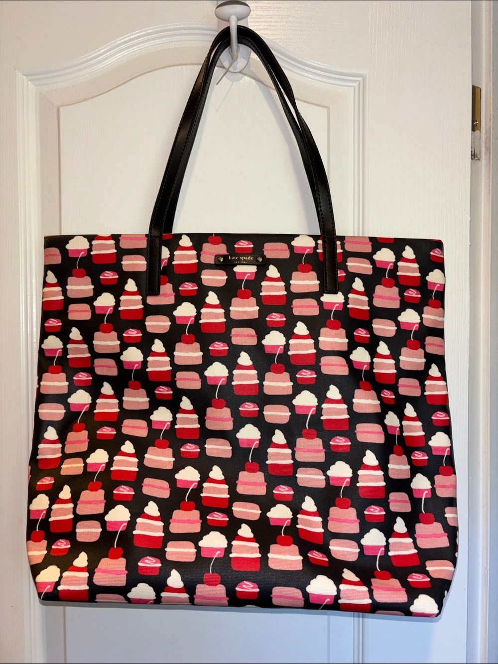 KATE SPADE TAKE THE CAKE BON SHOPPER LARGE TOTE WHITE RED PINK CUPCAKE DESIGN